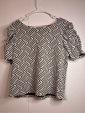 Puff-Sleeve Textured Top